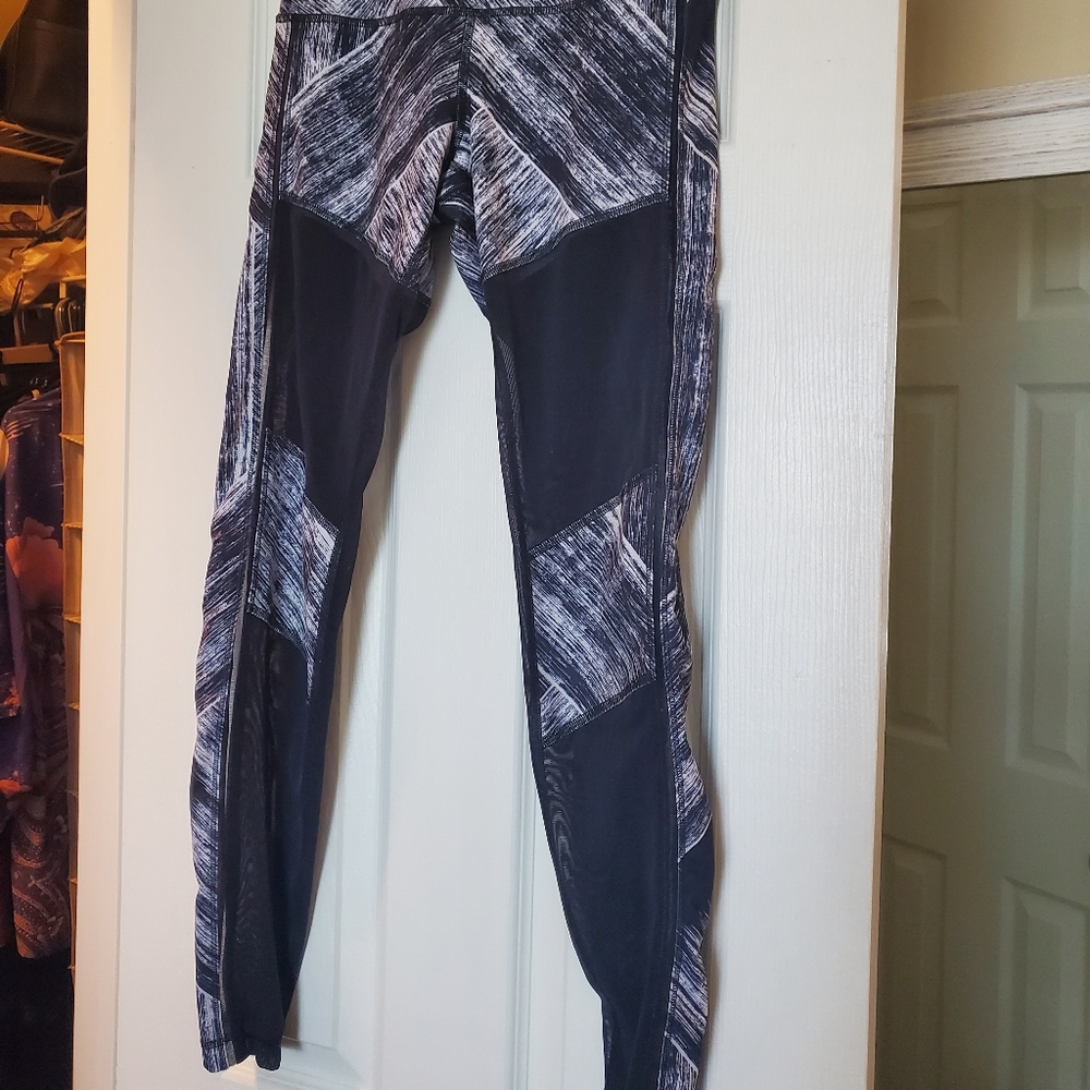 Lululemon sheer leggings 🖤